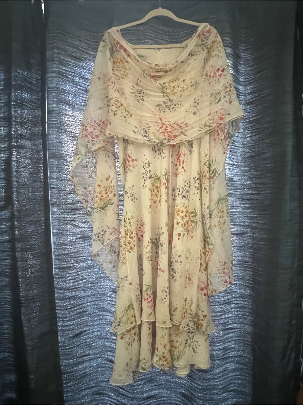 Vintage 90s Kay Unger Silk Floral Tiered Dress with Matching Scarf/Wrap. Size 8 - Picture 5 of 11